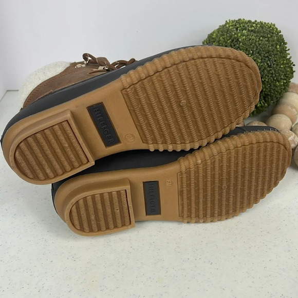 Women’s Tommy Hilfiger Rainah Medium Brown Duck Boots Size 6 (NWOB) - Picture 9 of 12